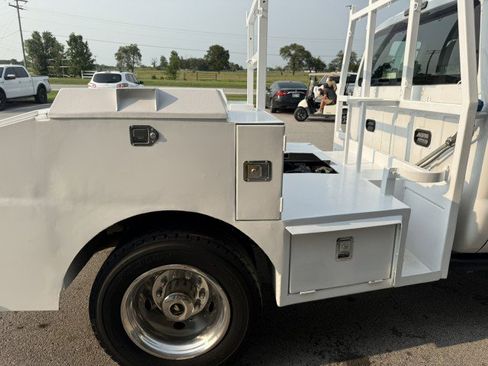 Used 2014 Ford F450 XL w/ Power Equipment Group image 14