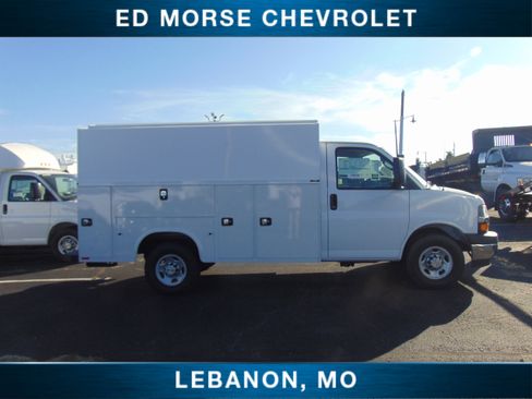 New 2025 Chevrolet Express 3500 w/ Power Convenience Package image 5