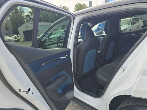 Certified 2025 Volvo EX30 Plus w/ Climate Package AWD/4WD image 17