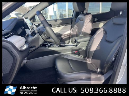 New 2026 Jeep Compass Limited image 10