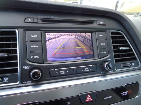 Used 2015 Hyundai Sonata Limited FWD image 13