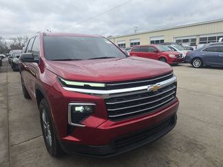 Used 2025 Chevrolet Traverse LT w/ Driver Confidence Package video 2