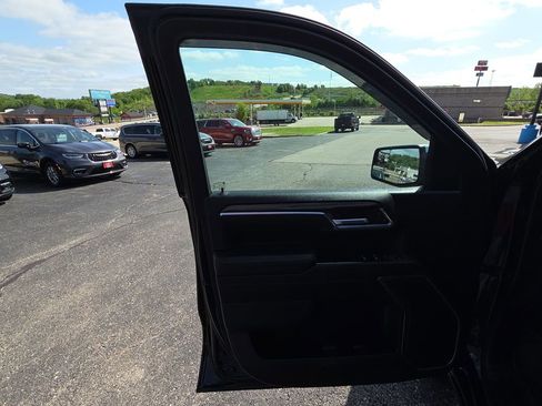 Used 2022 Chevrolet Silverado 1500 LT AWD/4WD image 14