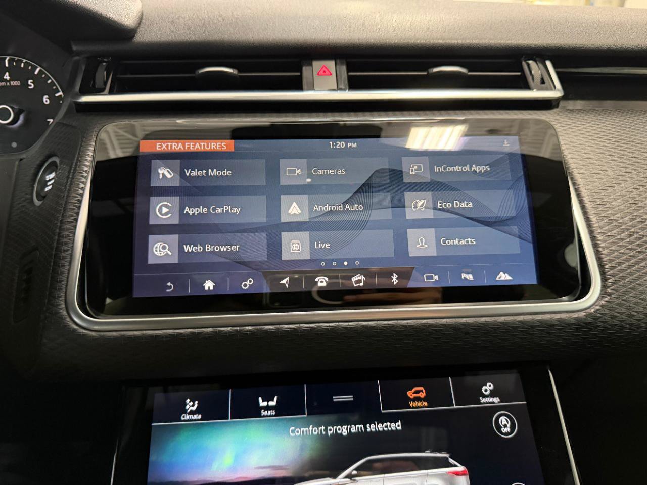 Used 2018 Land Rover Range Rover Velar S AWD/4WD image 40