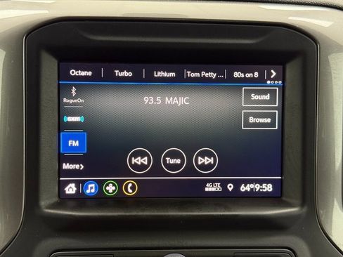 Used 2020 Chevrolet Silverado 1500 Custom w/ Custom Value Package image 17