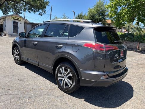 Used 2018 Toyota RAV4 LE w/ All Weather Liner Package AWD/4WD image 11