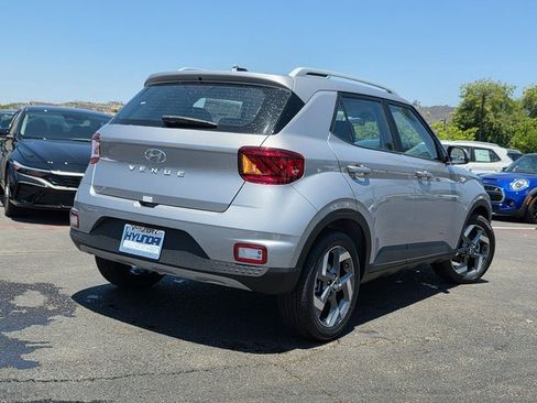 New 2025 Hyundai Venue SEL image 7