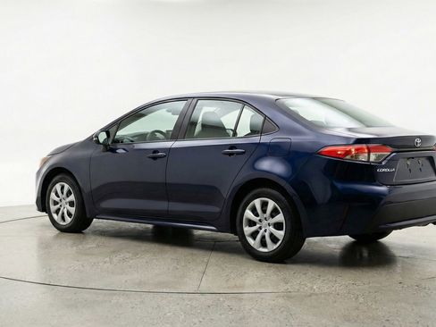 Used 2025 Toyota Corolla LE image 6
