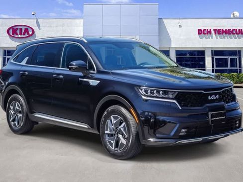 Certified 2023 Kia Sorento EX FWD image 3