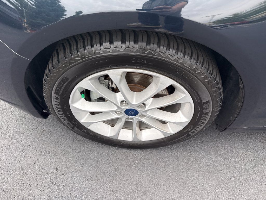 Used 2020 Ford Fusion SE FWD image 33
