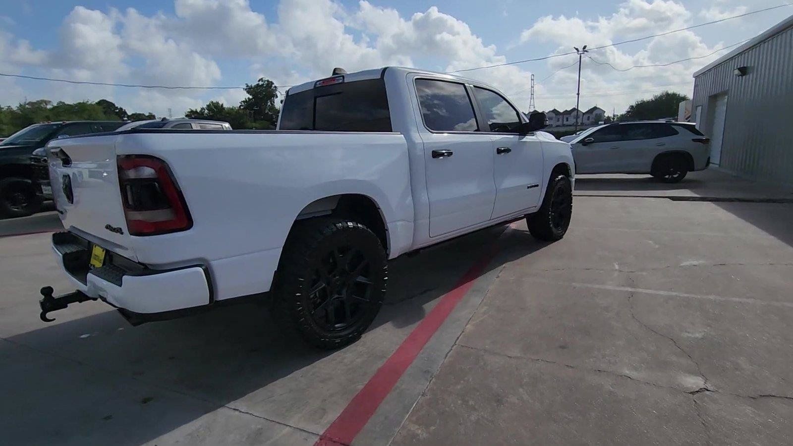 Used 2024 RAM 1500 Laramie AWD/4WD image 8