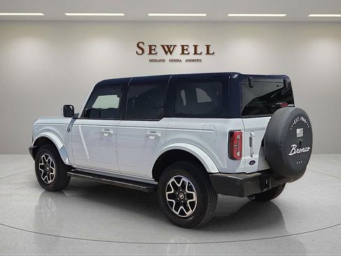 Used 2024 Ford Bronco Outer Banks AWD/4WD image 3