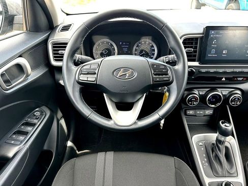 Used 2022 Hyundai Venue SEL FWD image 23