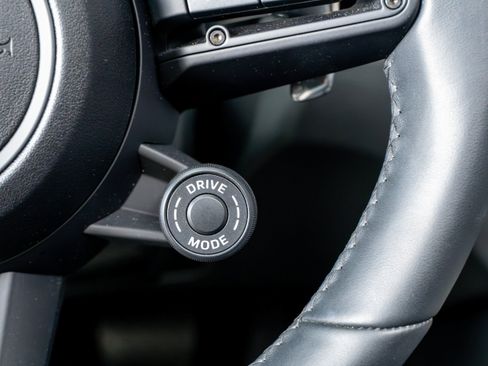 Certified 2025 Porsche Macan Turbo AWD/4WD image 30
