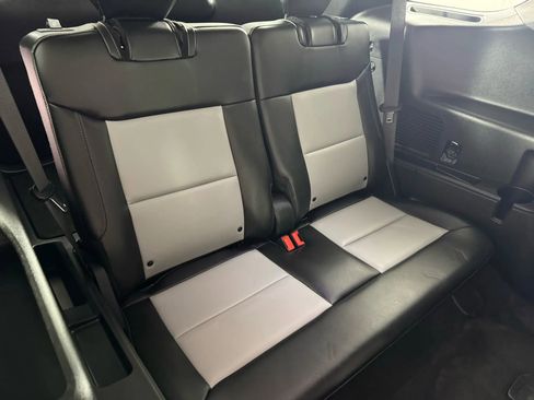 Used 2022 Ford Explorer XLT w/ Equipment Group 202A image 40