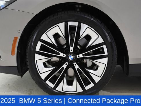 Used 2025 BMW 530i xDrive w/ Premium Package image 6