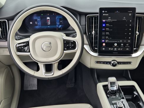 New 2026 Volvo XC90 T8 Ultra w/ Protection Package Premier AWD/4WD image 21