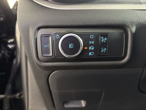Used 2023 Ford Explorer XLT w/ Equipment Group 202A AWD/4WD image 22