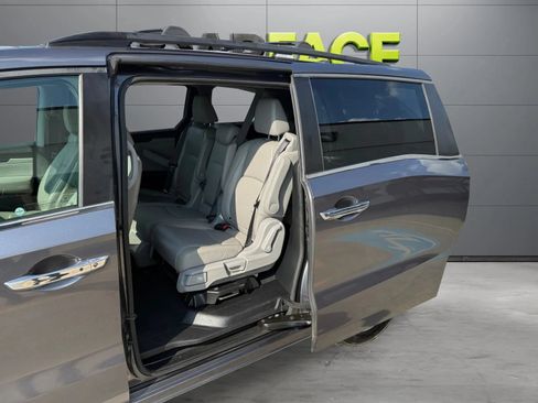 Used 2018 Honda Odyssey Touring image 19