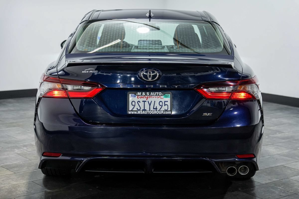 Used 2022 Toyota Camry SE FWD image 5