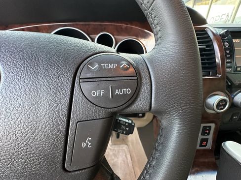 Used 2008 Toyota Sequoia Platinum RWD image 35