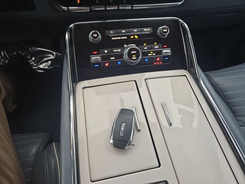 Used 2019 Lincoln Navigator Black Label AWD/4WD image 19