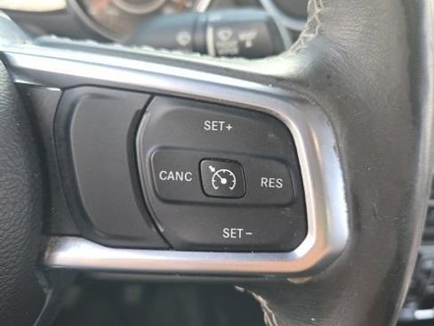 Used 2022 Jeep Gladiator Overland w/ Popular Equipment Package AWD/4WD image 18