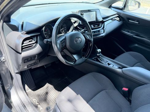 Used 2018 Toyota C-HR XLE FWD image 12