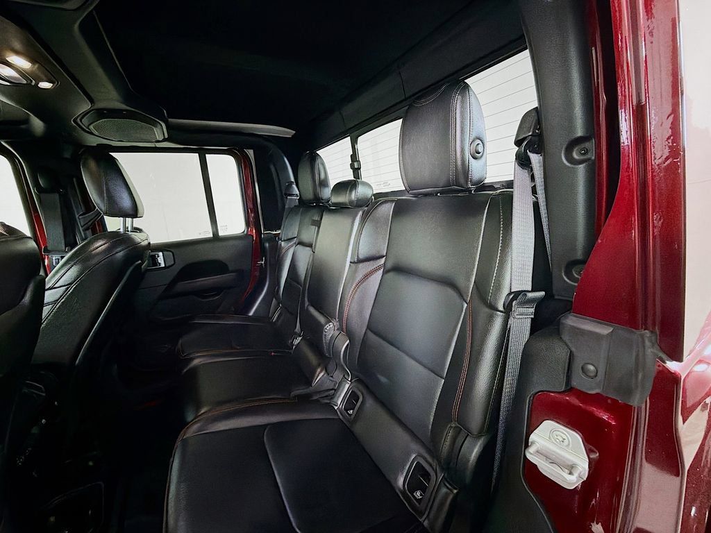 Used 2021 Jeep Gladiator Rubicon AWD/4WD image 18