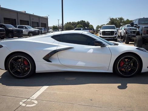 Used 2025 Chevrolet Corvette Stingray Coupe w/ Battery Protection Package RWD image 4