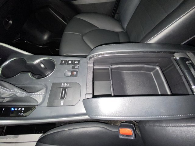 Used 2025 Toyota Highlander XLE AWD/4WD image 21