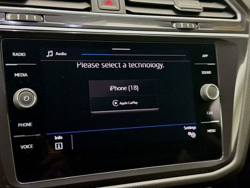 Used 2024 Volkswagen Tiguan SE image 14