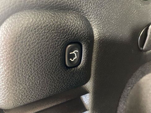Used 2018 Jeep Grand Cherokee Limited AWD/4WD image 19