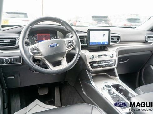 Used 2023 Ford Explorer XLT w/ Equipment Group 202A AWD/4WD image 12