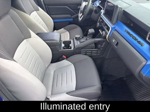 Used 2025 Toyota Tacoma TRD Off-Road AWD/4WD image 23