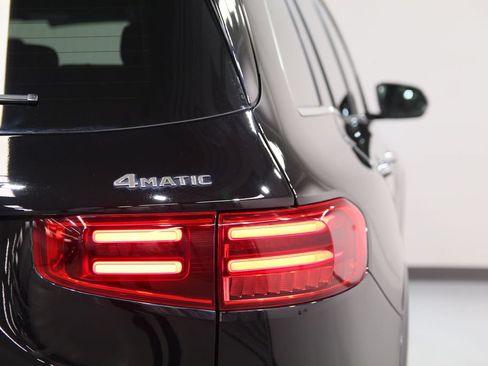 Certified 2025 Mercedes-Benz GLB 250 4MATIC image 17