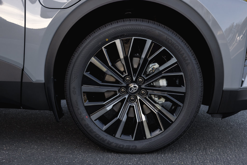 New 2026 Toyota C-HR AWD/4WD image 4