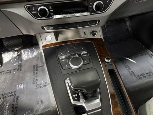 Used 2020 Audi Q5 2.0T Premium w/ Convenience Package image 15