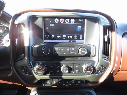 Used 2019 Chevrolet Silverado 2500 High Country w/ Duramax Plus Package image 26