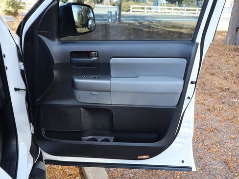 Used 2010 Toyota Sequoia SR5 image 28