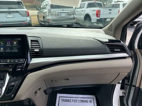 Used 2023 Honda Odyssey Touring image 16