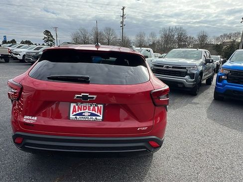 New 2026 Chevrolet Trax RS w/ Sunroof Package image 6