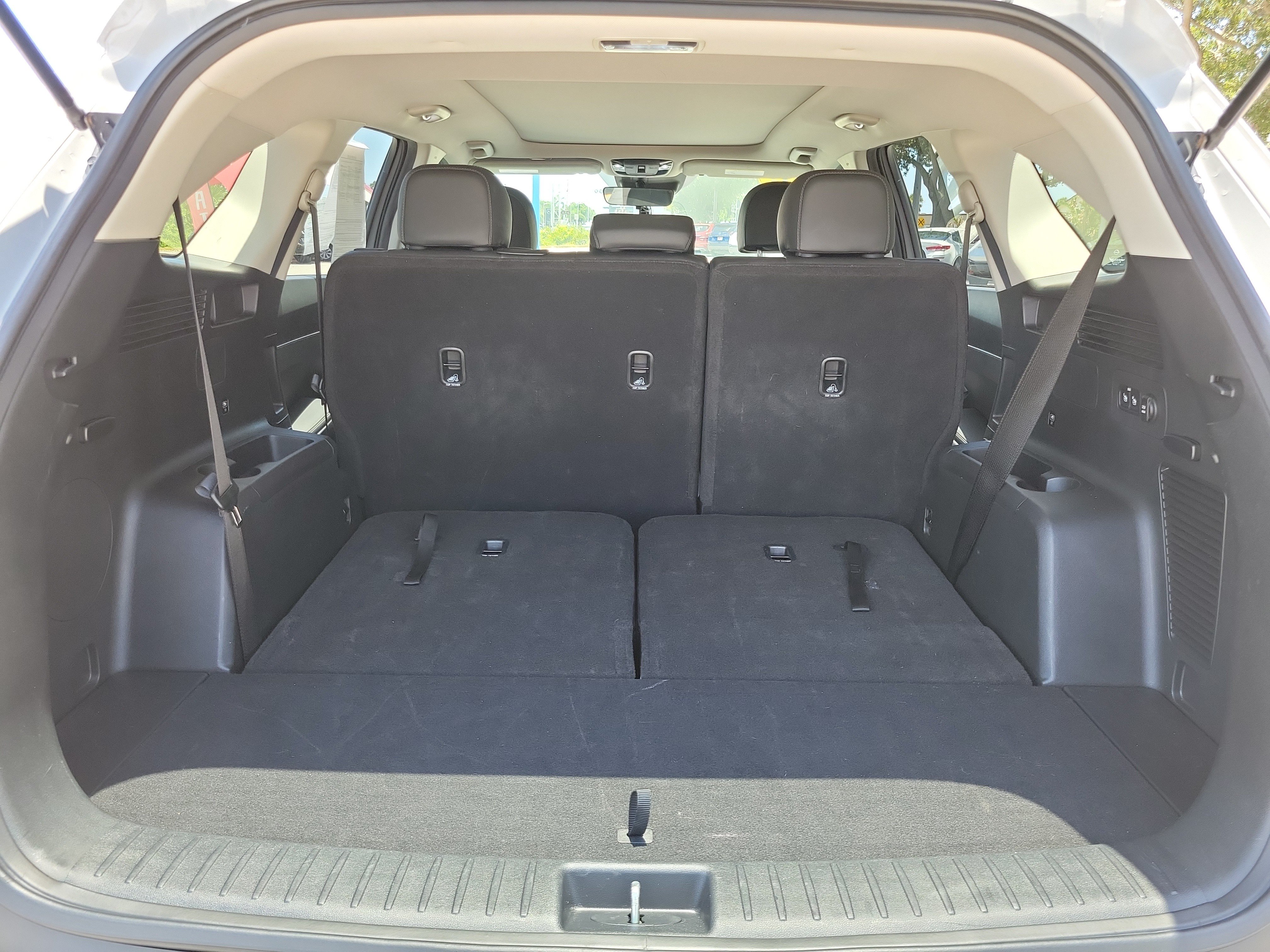 Used 2022 Kia Sorento S w/ Panoramic Sunroof Package AWD/4WD image 7