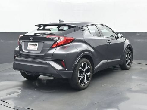 Used 2022 Toyota C-HR XLE FWD image 6