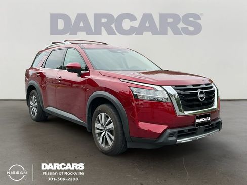 Used 2024 Nissan Pathfinder SL AWD/4WD image 1