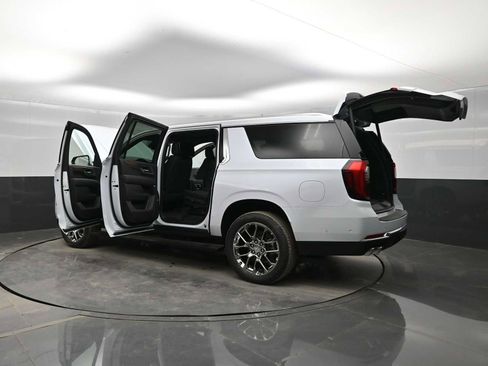 New 2026 GMC Yukon XL Denali w/ Denali Reserve Package AWD/4WD image 50