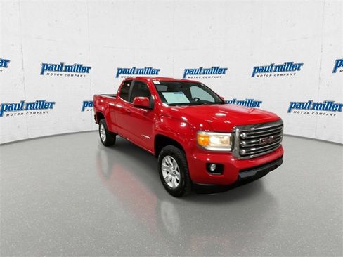 Used 2017 GMC Canyon SLE w/ SLE Convenience Package image 2