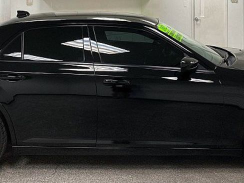 Used 2022 Chrysler 300 Touring w/ Sport Appearance Package image 4