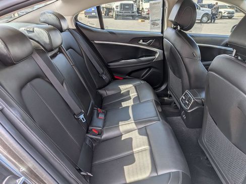 Used 2025 Genesis G70 2.5T RWD image 30