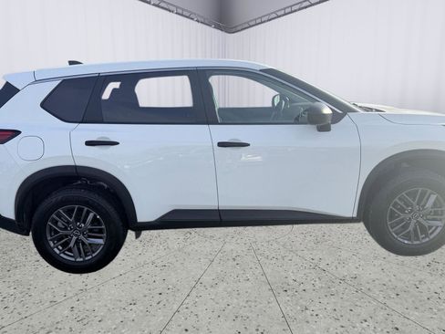 Used 2023 Nissan Rogue S AWD/4WD image 8